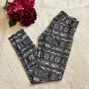 {Onzie} Red and Blue Leggings